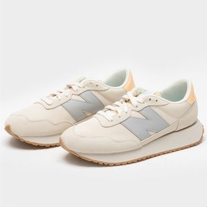 New Balance 237 in ivory